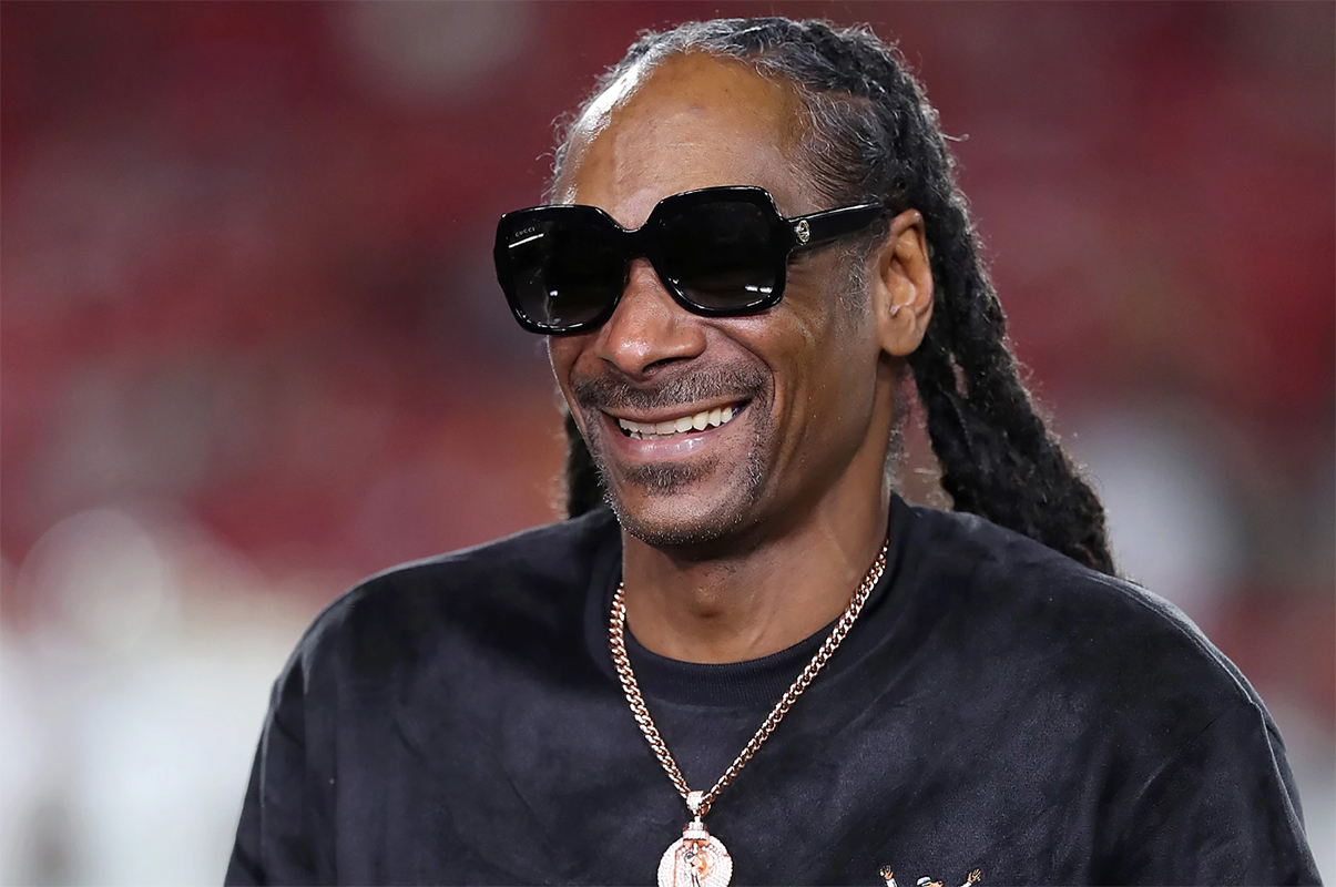 Snoop Dogg sube el salario a su liador de porros por encima de los 50.000 dólares