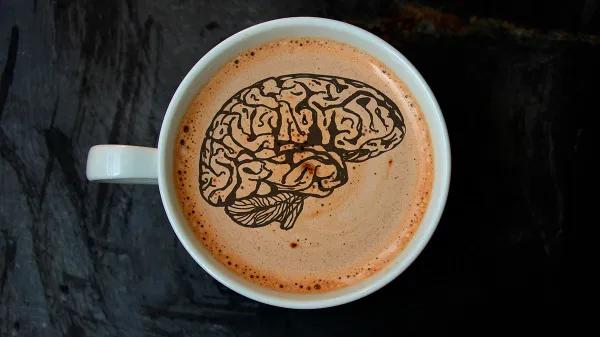 Tomar café moderadamente se asocia con menor riesgo de demencia