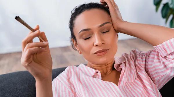 Cannabis genera alivio prolongado en personas que sufren migrañas