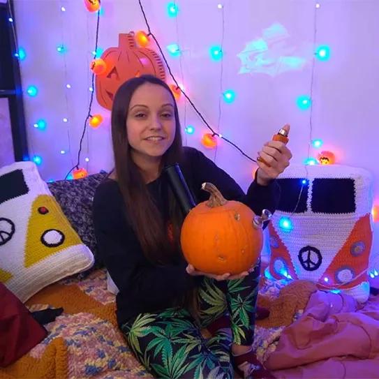 ¿Cómo hacer una “calabaza bong”?