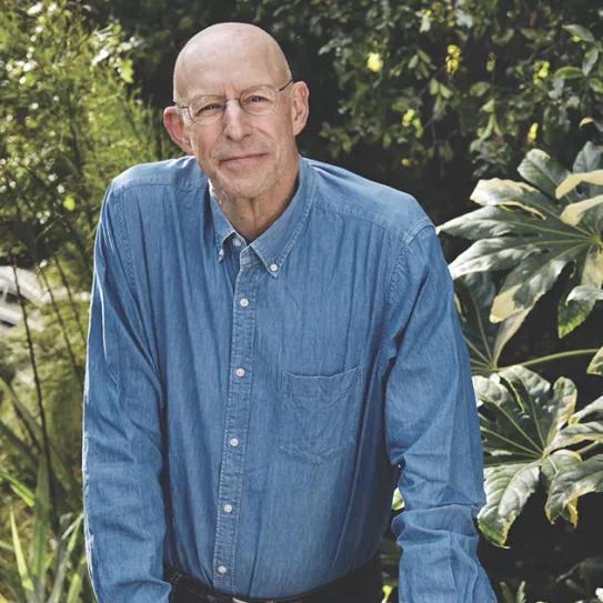 Michael Pollan vuelve a abordar las drogas en un nuevo libro 