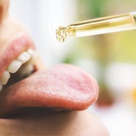 Tres personas denuncian a Curaleaf por haberse colocado con gotas de CBD supuestamente no psicoactivas