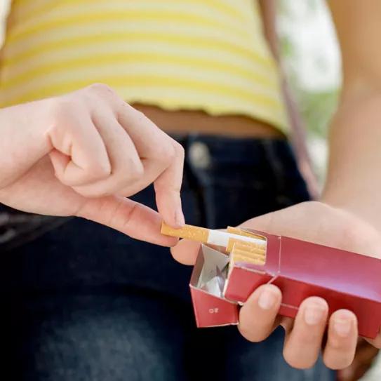 Nueva Zelanda planea prohibir el tabaco a todas las personas nacidas después de 2008