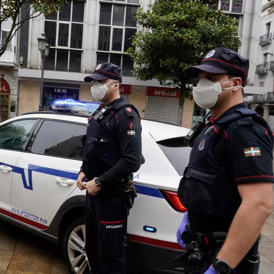 Detenidos dos jóvenes por intentar vender marihuana a una patrulla de Ertzaintza