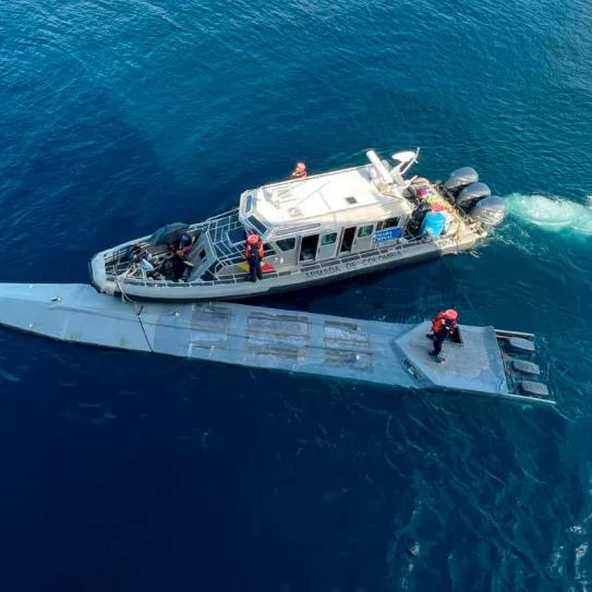 Dos muertos y 2,5 toneladas de cocaína incautadas a bordo de un submarino narco