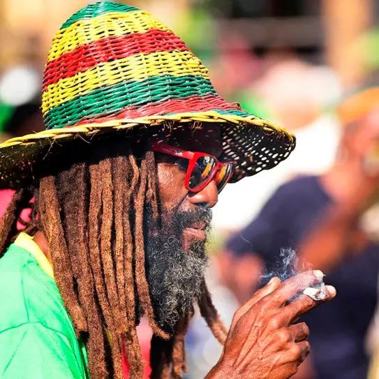 Antigua y Barbuda despenaliza el cultivo y el consumo de cannabis 