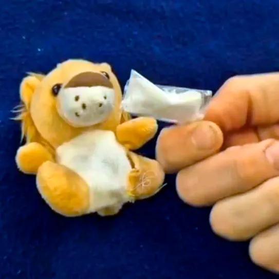 En un narcopiso ocultaban droga en peluches y caramelos