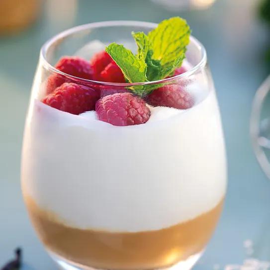 Mousse de queso y Super Boff con tofe salado y frambuesas 