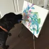 Perro pintando un cuadro