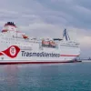 El reventón de un paquete de hachís en el intestino de un pasajero obliga a acelerar un ferry en el Estrecho