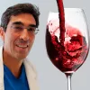 El presidente de los cardiólogos respalda el vino en la comida, en contra de la evidencia científica