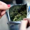 El 60% de uruguayos que compran cannabis creen que “pega” mal