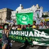 Miles de personas marchan en Buenos Aires por la legalización 