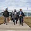 El presidente de Uruguay, Luis Lacalle Pou, en la inauguración de la planta procesadora de cáñamo de la empresa Boreal en 2020. 