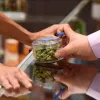 Illinois alcanzó los 2 mil millones de dólares en ventas legales de cannabis