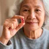 Los adultos mayores prefieren comestibles que combinen CBD y THC