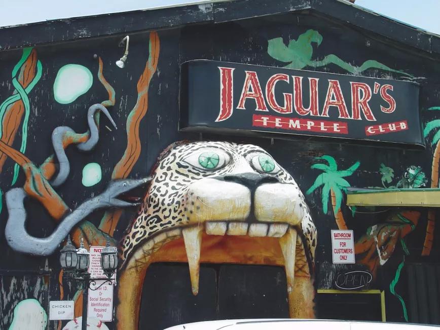 Entrada al Jaguar’s Temple en San Pedro Town, Belice. Foto: Serge Melki