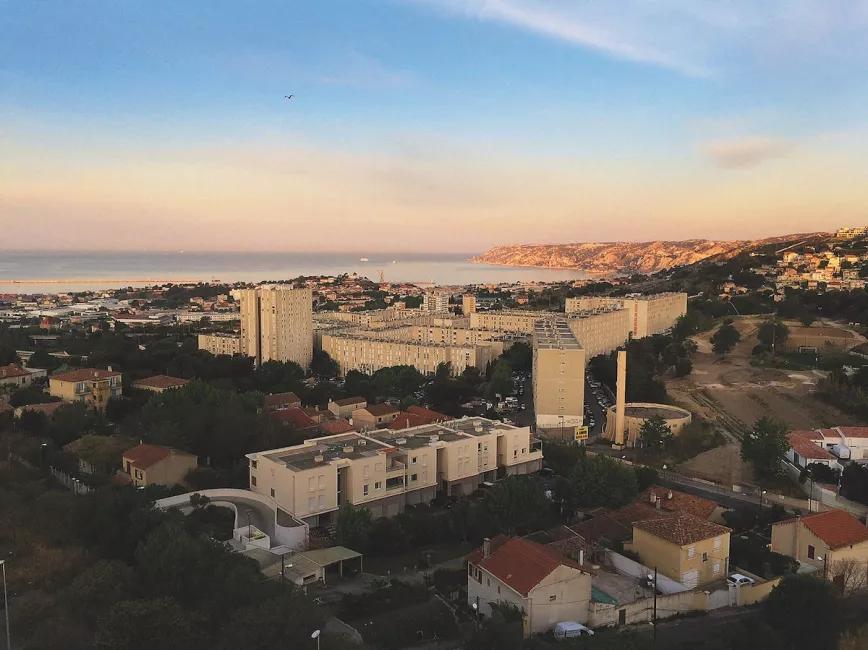 La Castellane, un barrio que vende 50.000 euros de droga cada día