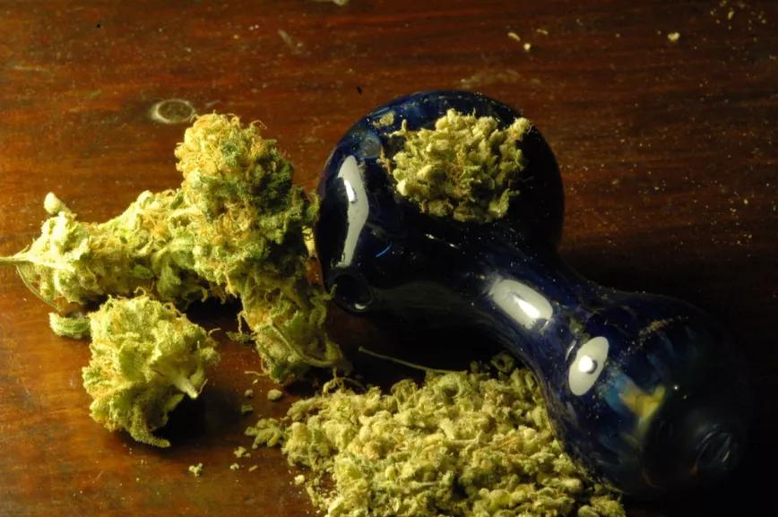 La pipa permite apreciar todos los matices del sabor del cannabis