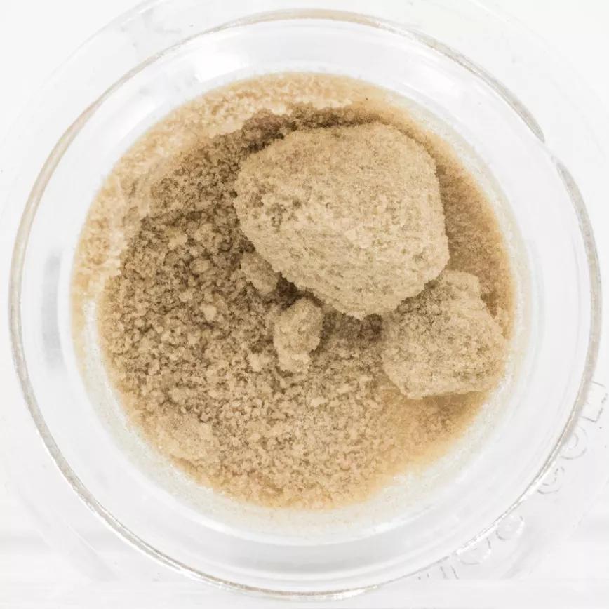 Kama Ice Wax: Concentrado superlimpio con más o menos 75% de THC y un coste razonable por gramo de 25 a 30 dólares. Este concentrado es fácil de hacer y suele ser popular en casi todas las tiendas.