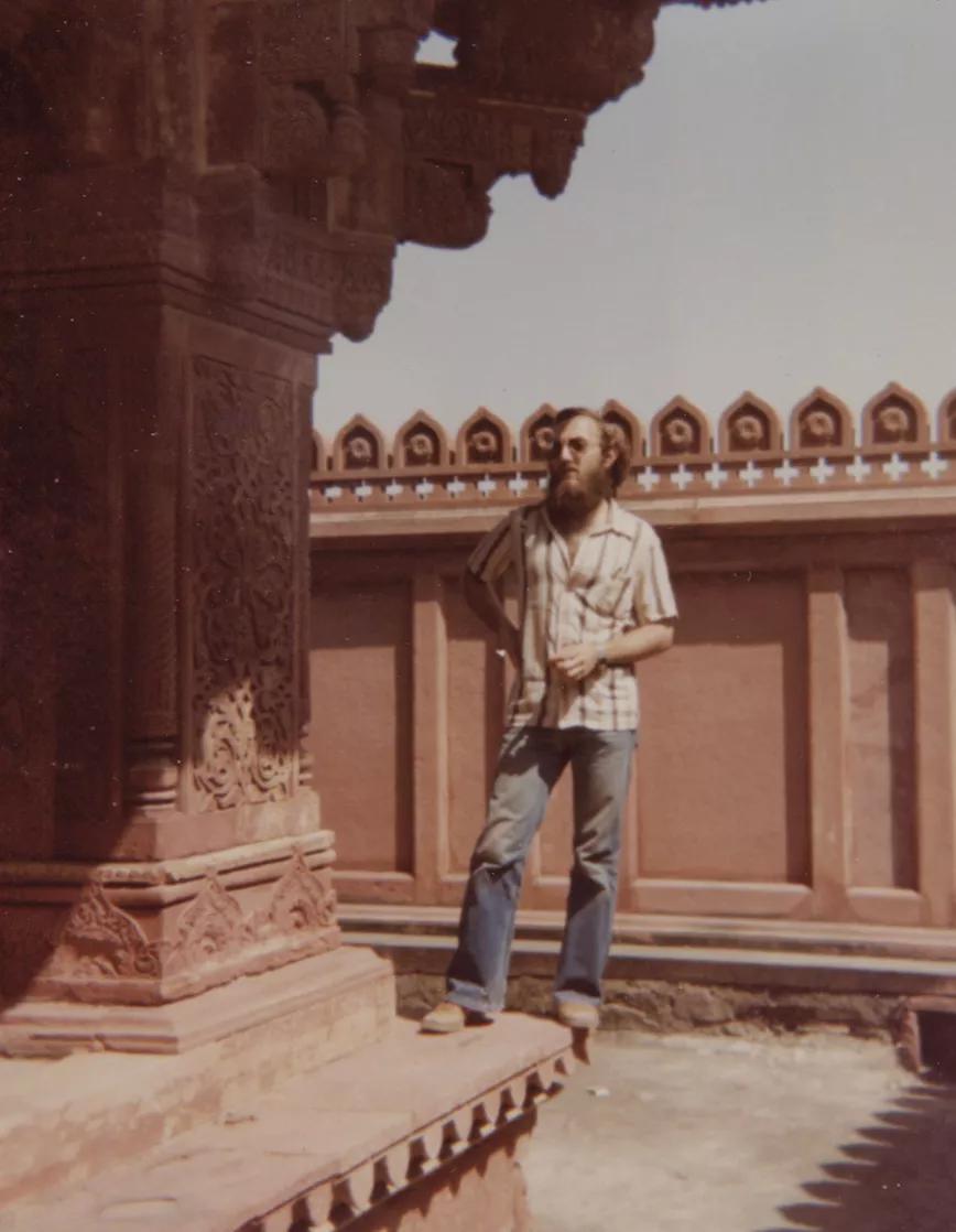 Rafael Burrial en el fuerte Rojo de Agra (India)