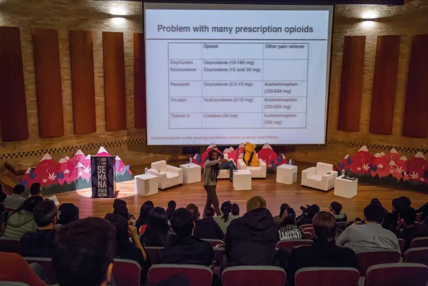Carl Hart durante su intervención en la Semana Psicoactiva de Bogotá, el pasado abril. Foto: David Moreno