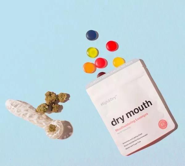 High & Dry Mouthwatering Lozenges:   Marihuana y boca seca suelen ir acompañados. Estas pastillitas ayudan a quitarte ese mal sabor de boca que deja la falta de saliva.