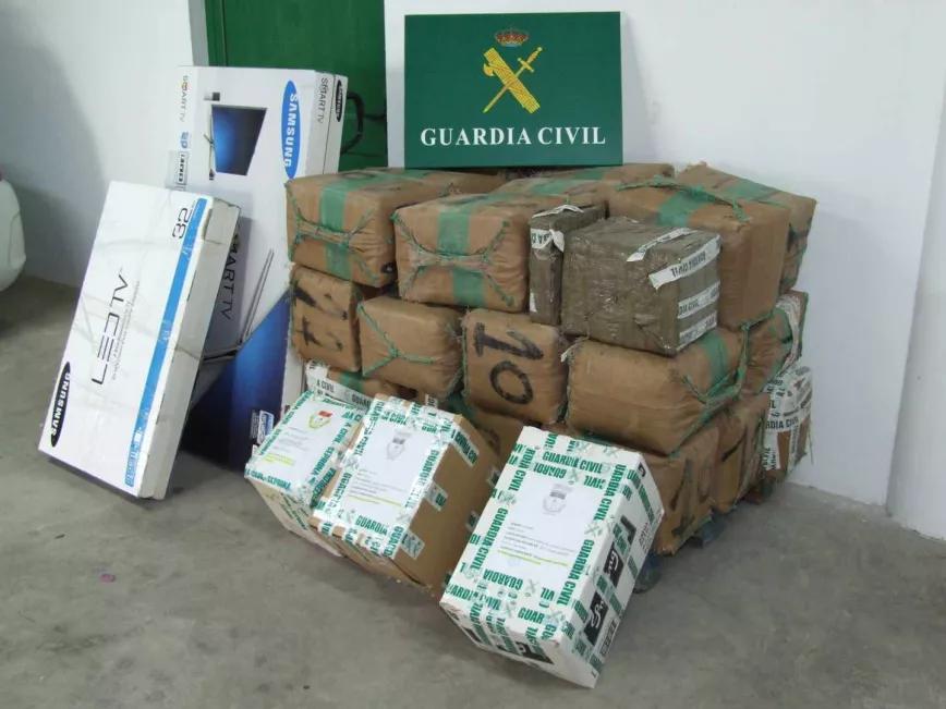 El Supremo condena a cuatro guardias civiles por meter 733 kilos de hachís en Fuerteventura
