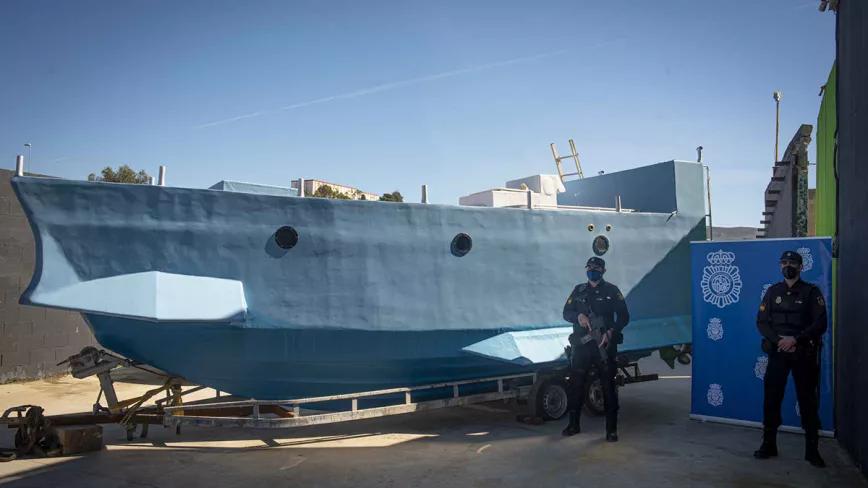 La policía interviene un submarino para traficar en el Estrecho