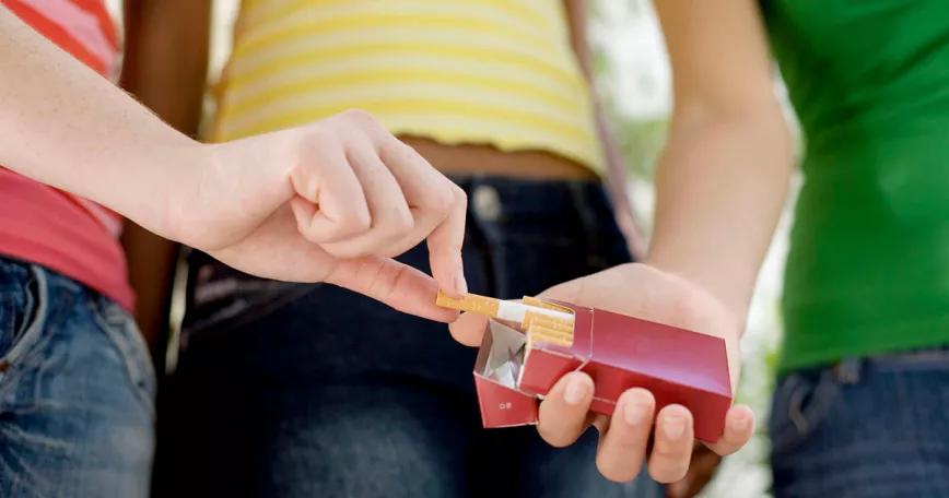 Nueva Zelanda planea prohibir el tabaco a todas las personas nacidas después de 2008