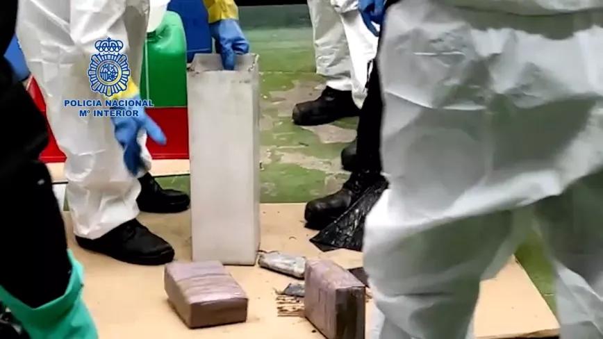 Cocaína oculta en el ácido sulfúrico de las baterías de un toro mecánico