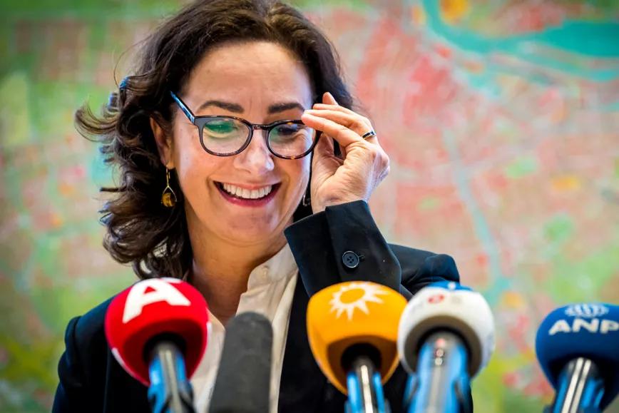 La alcaldesa de Ámsterdam aguanta el pulso contra los clubs de cannabis 