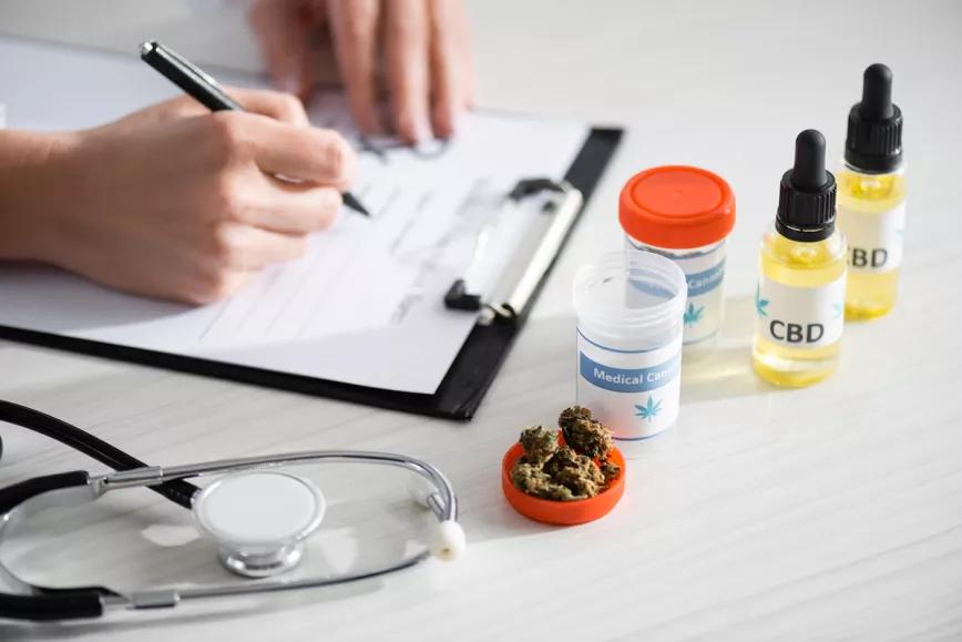 Médicos y farmacéuticos reclaman una regulación del cannabis medicinal en España