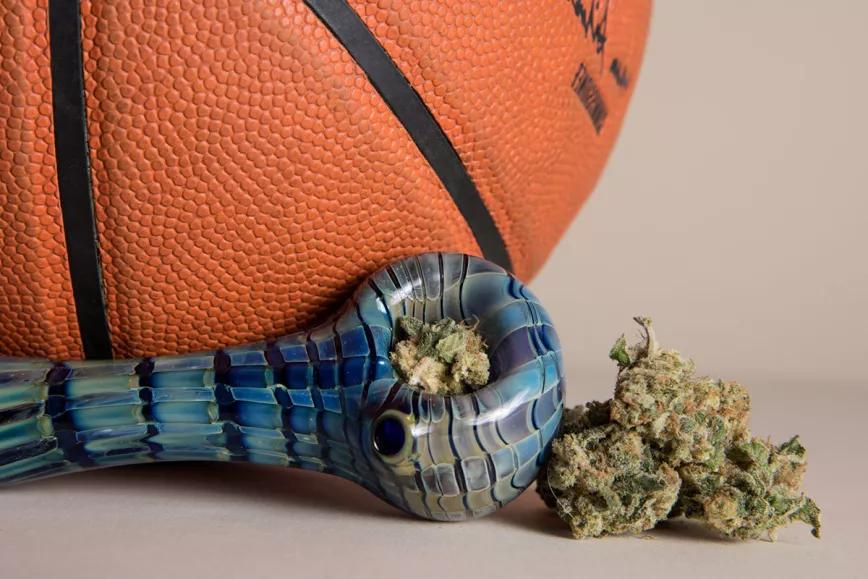La NBA libra a sus jugadores de los tests de cannabis otra temporada más