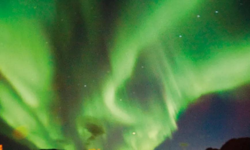 Un porro con las auroras boreales