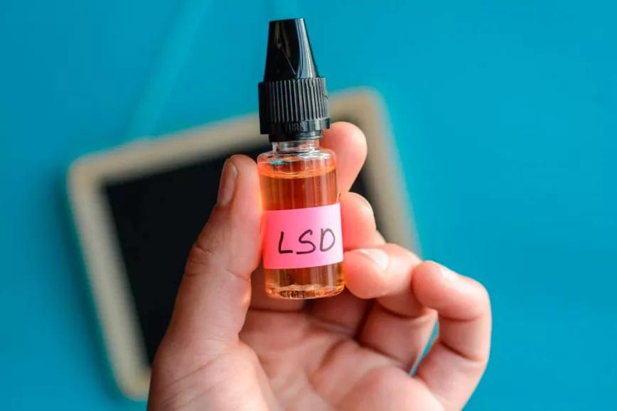Alemania legaliza los derivados del LSD por una coma mal puesta 