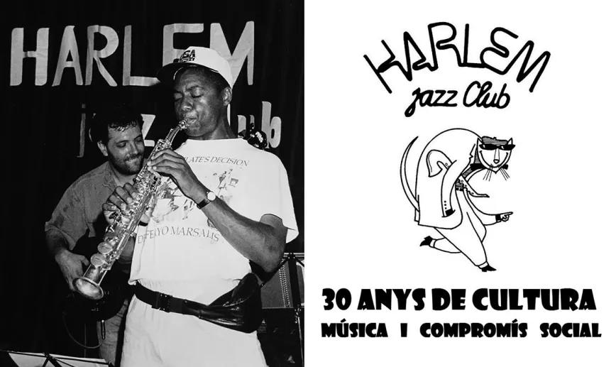 El icono del jazz Branford Marsalis actuando en el Harlem. Logo del Harlem, acompañado de un lema que celebraba su 30 aniversario.