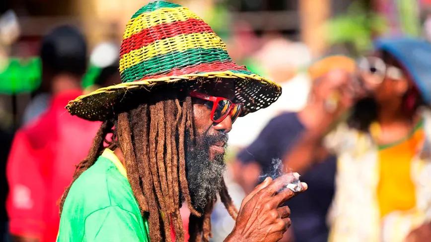 Antigua y Barbuda despenaliza el cultivo y el consumo de cannabis 