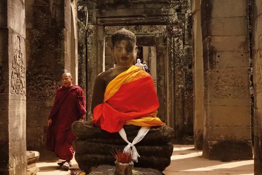 Comer, fumar y volar, en Camboya todo es empezar