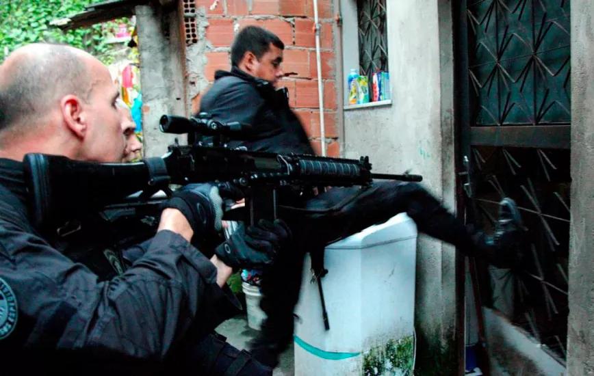 Brasil: el 90% de las intervenciones policiales en domicilios por drogas fueron ilegales