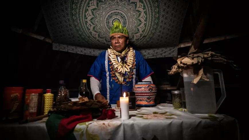 El colombiano Claudino Pérez durante una ceremonia en marzo de 2024, en La Mesa, Colombi