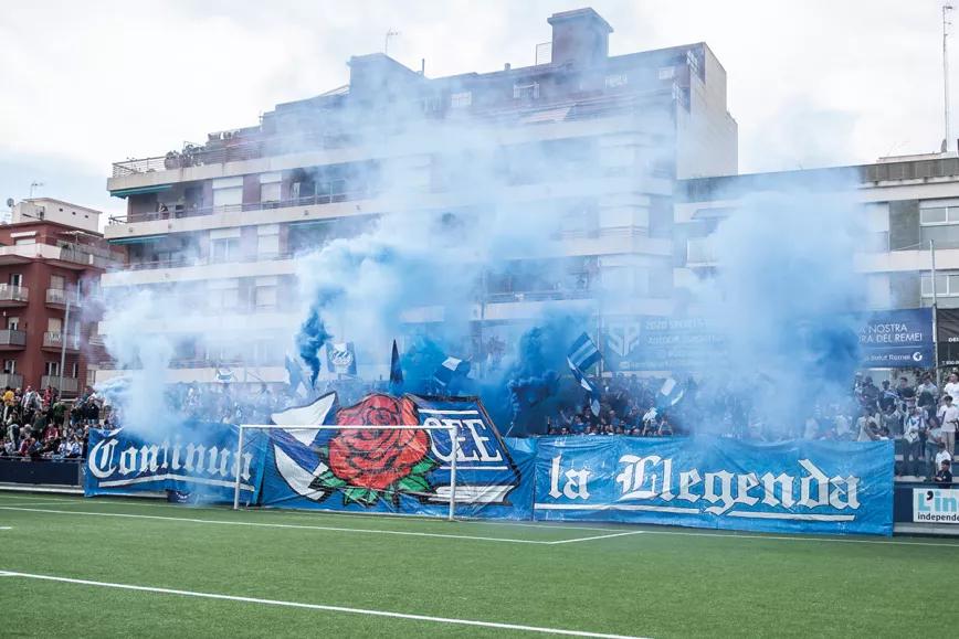 Gradas populares contra el fútbol moderno