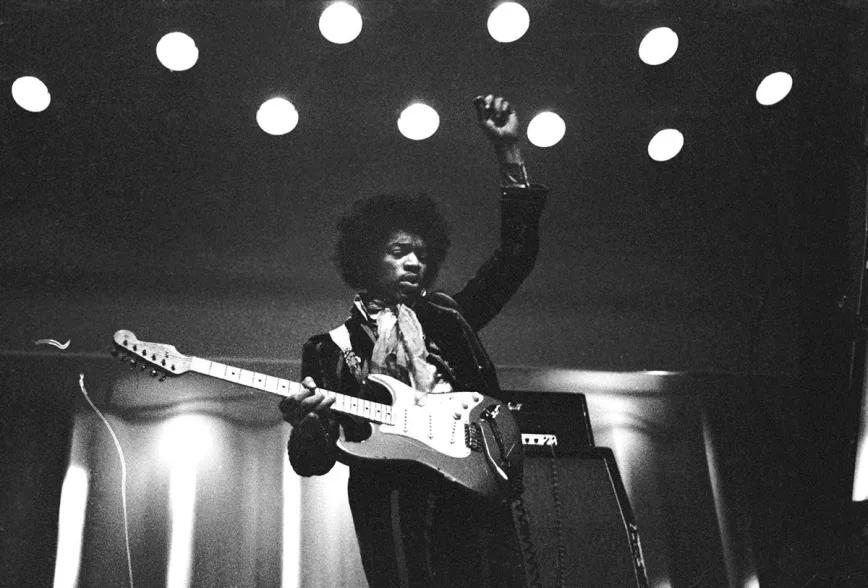 Jimi Hendrix, el famoso guitarrista y cantante, dijo en su último concierto que llevaba mucho tiempo muerto.