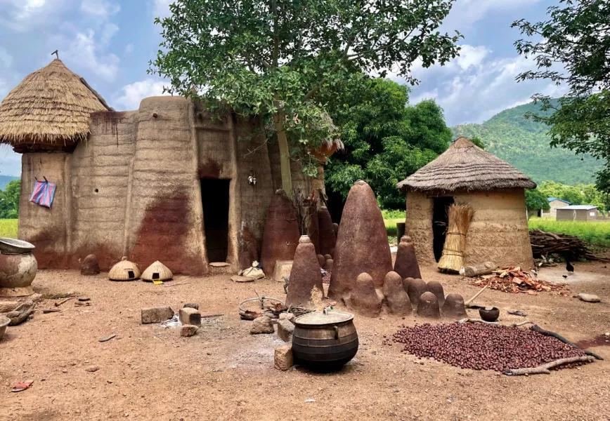 Un porro en Togo: peinados afro, historias que se repiten y un dios de tres penes