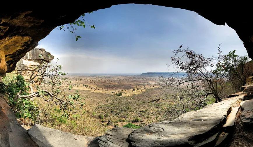 Un porro en Togo: peinados afro, historias que se repiten y un dios de tres penes