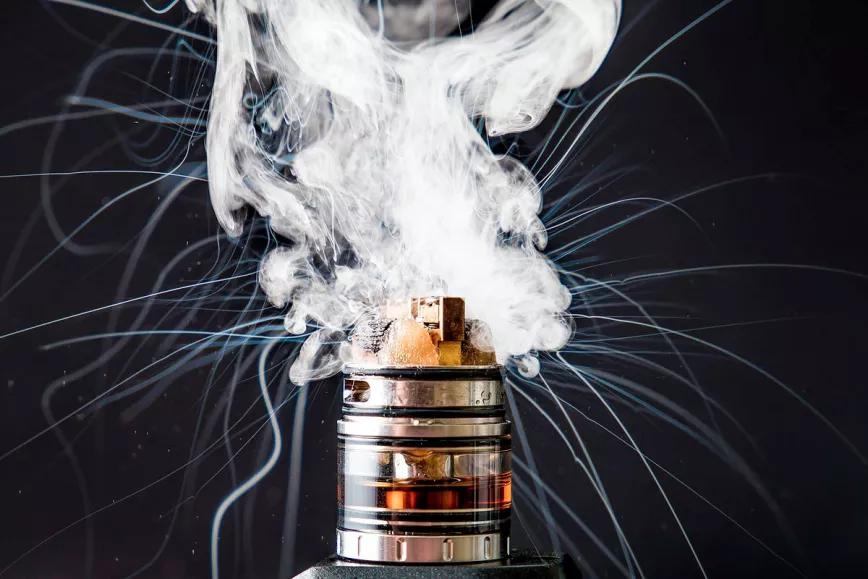 Un hombre demanda a una empresa de vaporizadores por un dispositivo que le explotó mientras estaba desnudo