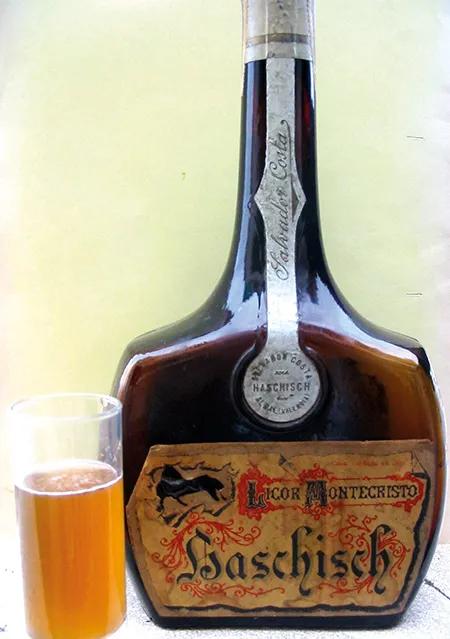 Una botella de Licor Montecristo de hachís de 1897, comercializado en España como eufórico tónico digestivo hasta bien entrado el siglo XX.