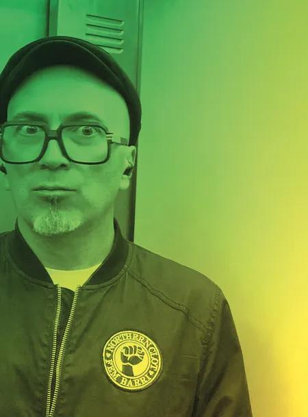 Selfie de Txarly en un ascensor.