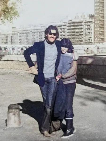 Nela y su compañero Valerio en Valencia, en 1979. Imagen del álbum familiar de Juan Trejo  incluida en su libro Nela 1979 (2024).