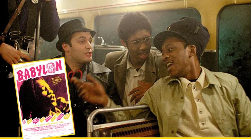 Cartel y escena de Babylon (Franco Rosso, 1980), película centrada en los problemas de un joven toaster   en los días previos a una competición de sound systems y rechazada en el Festival de Nueva York por considerarse “susceptible de incitar a la tensión racial”.